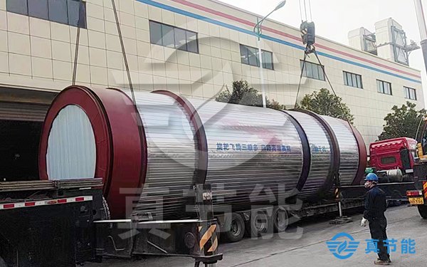 低溫污泥干化機(jī)吊裝現(xiàn)場 低溫污泥干化機(jī)吊裝現(xiàn)場